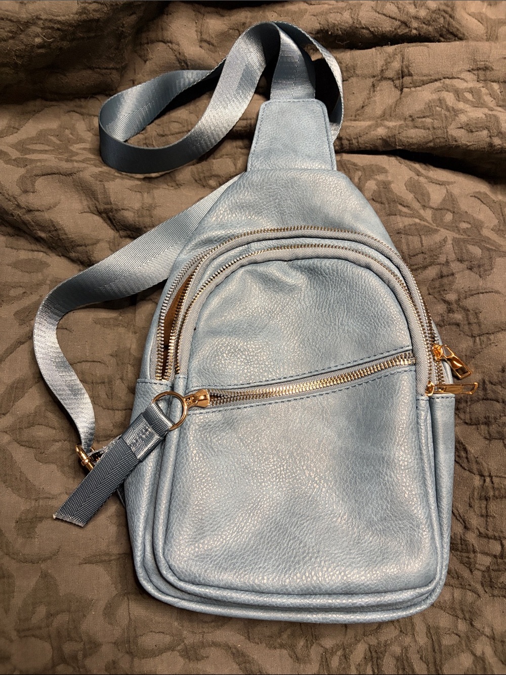 Source Unknown Light Blue Crossbody Sling Bag with Gold Hardware